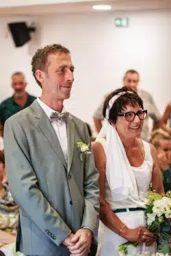 mariés devant le maire