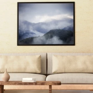 Montagnes dans les nuages