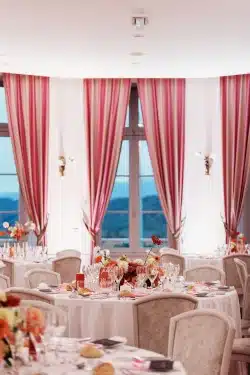 salle de mariage déco théme rouge